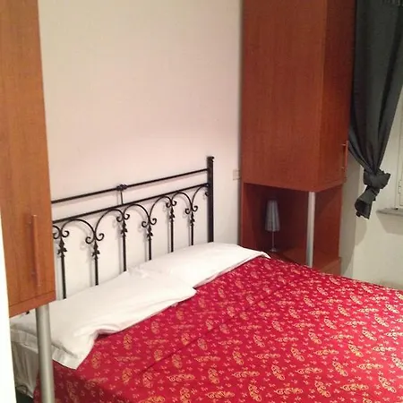 Evening Star Termini Roma